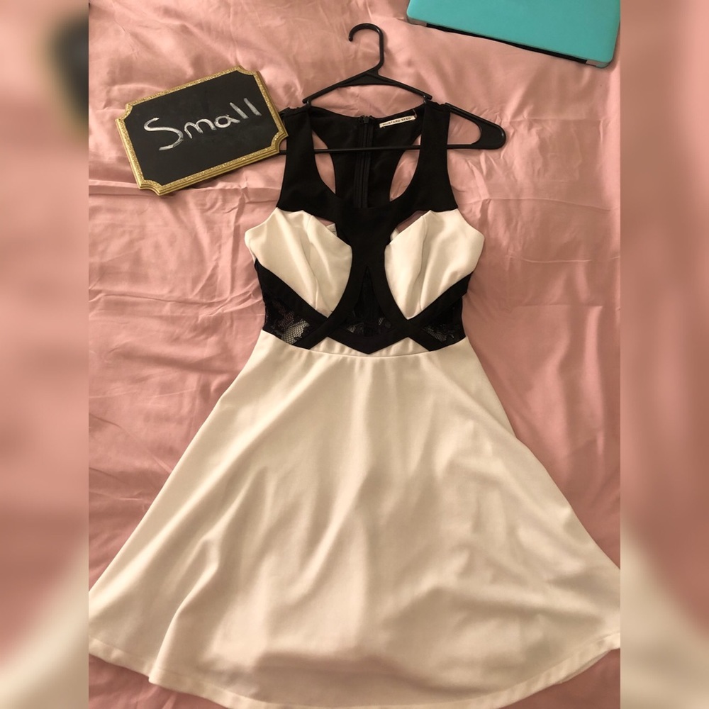 Dress - Picture 2 of 2